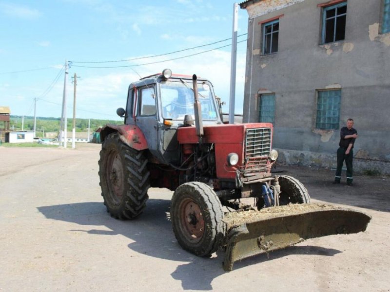 Oldtimer-Traktor typu Belarus Беларус-80, Neumaschine w Київ (Zdjęcie 1)