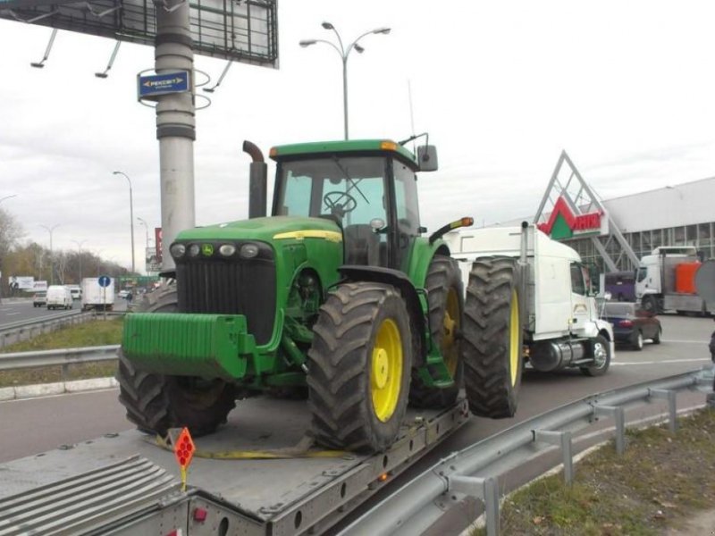 Oldtimer-Traktor typu John Deere 8520, Neumaschine w Київ (Zdjęcie 1)